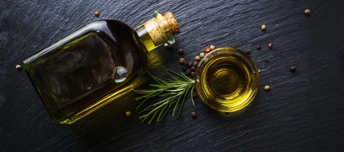 Beneficios del aceite de oliva virgen extra: ¿mejor crudo?